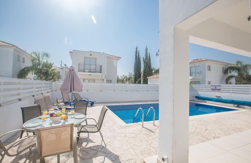 Pernera House | Holiday house Pernera for 1 - 6 persons with 3 bedrooms - Holiday house