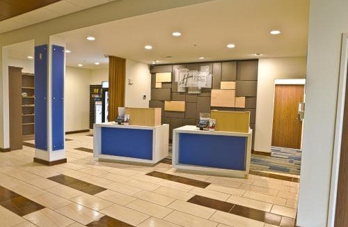 Rochester Hills Hotel | Holiday Inn Express Rochester Hills by IHG