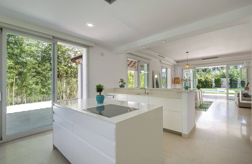 Guadalmina House | 'Holiday Villa for Rent in Marbella' close to the Sea with Pool & Wi-Fi