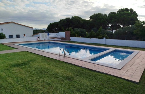 L'Escala House | House with comunity pool for 5 or 6 poeple approx 1500 m from the beach