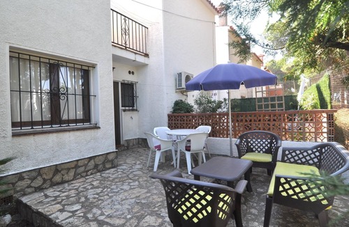 L'Escala Villa | House with garden, wifi very close to the beach