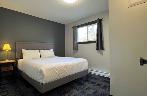 Nelson Hotel | Kokanee Glacier Resort
