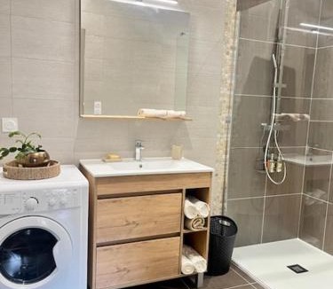 Saint-Julien-Chapteuil Apartment | L'école des frères