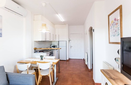 L'Escala Apartment | L'escala: Apartment AT THE SEASIDE