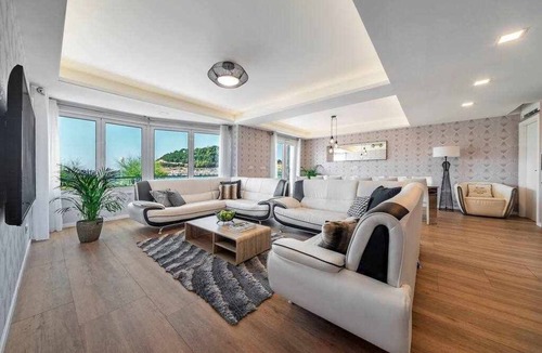 San Sebastian Centro Apartment | La Concha Beach Deluxe by DonosRent