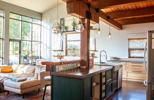 Nelson House | Lamplighter Grand Loft - contemporary open design & walk anywhere!