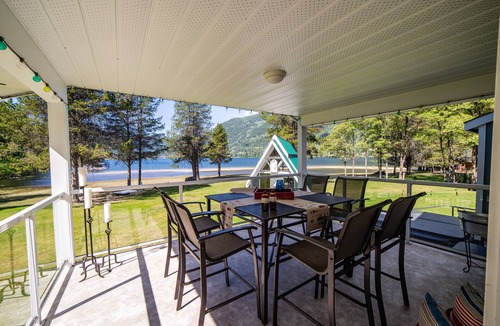 Nelson Villa | Large Sandy Beach Our Exquisite 11 bedroom Boutique Inn Offers You.