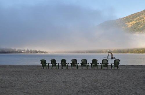 Nelson Villa | Large Sandy Beach Our Exquisite 11 bedroom Boutique Inn Offers You.