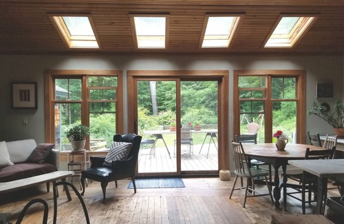 Phoenicia House | Light filled Cozy 3-bedroom house in enchanting Phoenicia with WiFi, AC