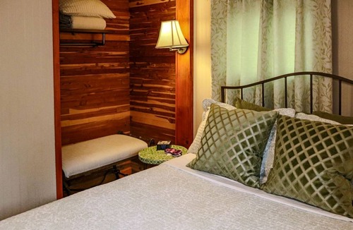 Logan Cabin | Lodge ∙ 1 bedroom ∙ 2 guests
