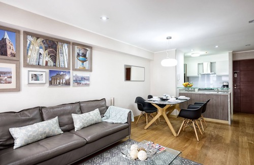 Miraflores Condo | Luxury 2BDR in Miraflores - UP1, A/C, Soundproof windows, Pool, BBQ