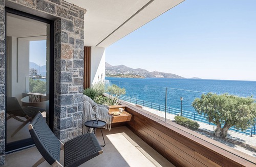 Agios Nikolaos Town Apartment | Luxury Seaside Suite, Seannamon 2