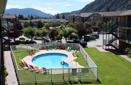 Okanagan-Similkameen Condo | Luxury Waterfront Condo - Located on Skaha Lake.