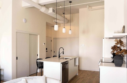Old Montreal Apartment | Maison Place Jacques Cartier - Loft Deluxe
