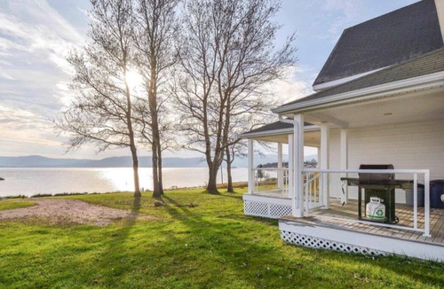 Ingonish House | Maude's Place. Idyllic seaside property in beautiful Ingonish, Cape Breton.