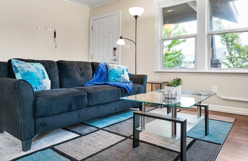 Nevada - Lidgerwood House | Mins To Downtown | Fenced Yard | BBQ | Fast Wi-Fi