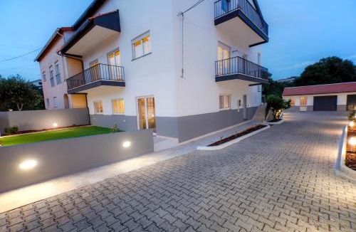 Fatima Apartment | Modern Apartment With Garden