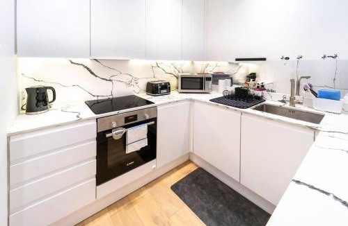 South Acton Apartment | Modern duplex in Ealing Common