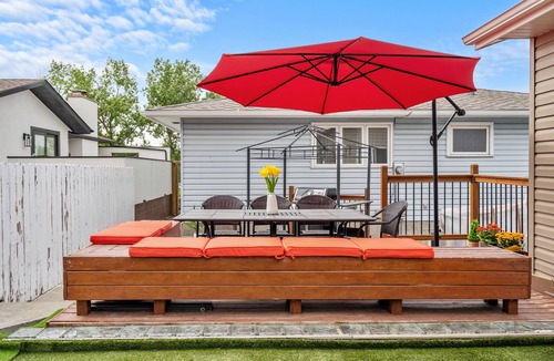 Brentwood House | Newly Renovated Home w 3 BDRMS & Outdoor Spaces