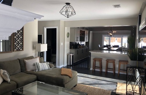 Rochester Hills House | Newly renovated centrally located ranch.