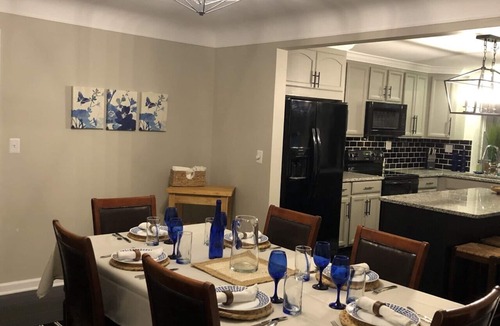 Rochester Hills House | Newly renovated centrally located ranch.