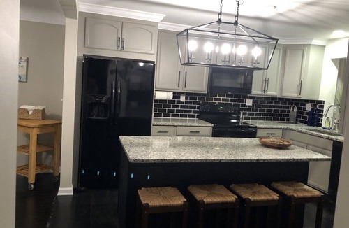 Rochester Hills House | Newly renovated centrally located ranch.