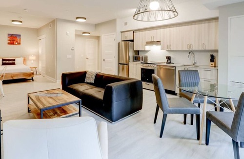 Byward Market - Parliament Hill Apartment | Ottawa - The Met Studio