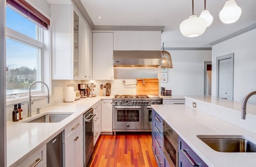 Southold House | Panoramic Water Views, Plunge Pool, Hot Tub, Fire Pit & Walk to Beach