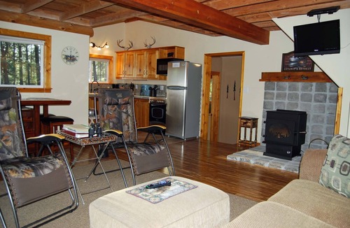Ahsahka Cabin | Peaceful, Private Cabin overlooking the Clearwater River. Dbl occ rates