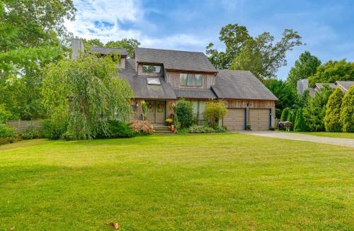 Aquebogue Apartment | Pet-Friendly Apt with Hot Tub Near the Hamptons!