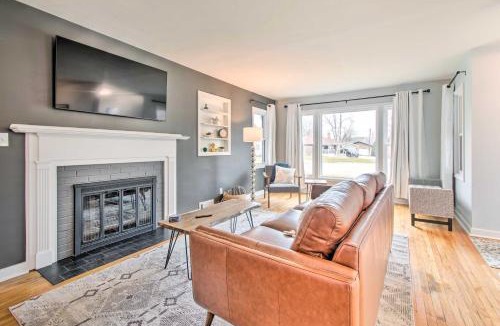 Normal House | Pet-Friendly Uptown Normal Home Steps to ISU