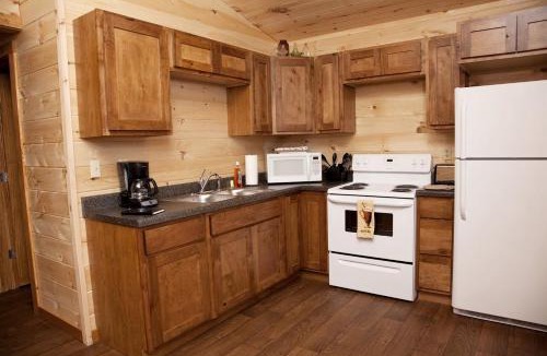 Equality House | Pretty Cabin with Hot-tub in Herod, Illinois