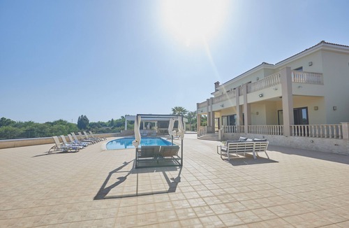 Protaras Villa | Protaras Holiday Villa PA7 - a villa that sleeps 16 guests in 7 bedrooms
