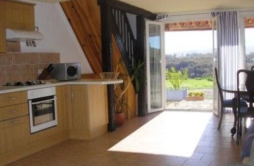 Coussa Cottage | Pyreneen Vue gite with pool, renovated farmhouse tranquil with amazing views