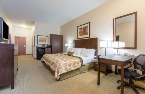 Wainwright Hotel | Ramada by Wyndham Wainwright