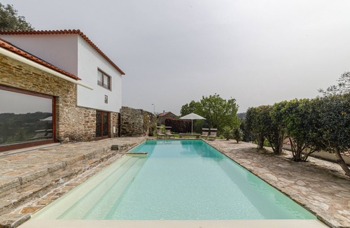 Esposade House | Rest 15 minutes from Oporto with private natural water pool, Wi-Fi and AC.