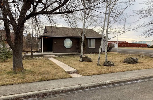 Grangeville House | Roomy, 3 bed room house on the South side of town!