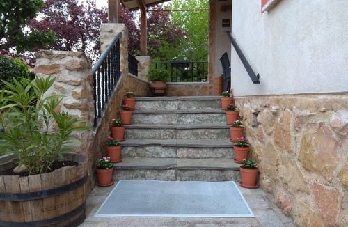 Palazuelos de Eresma Cottage | Rural house Las Tuyas, 6-8 places, next to ciud Segovia, garden, pets, internet