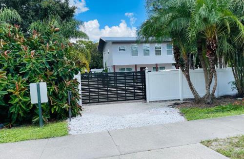Sarasota House | Sarasota Paradise Heated Pool Home Near IMG & Siesta Key Beach