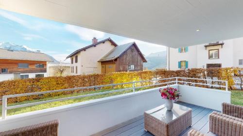 Lenz Apartment | Spacious apartment with mountain view