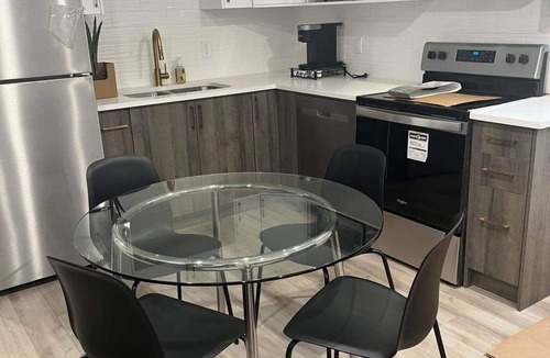 Symons Valley Apartment | Spacious Cozy Legal Basement Secondary Suite in NW