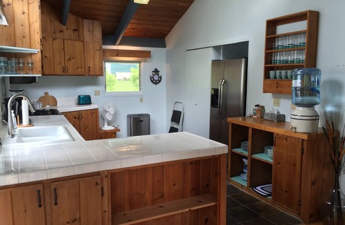 Kamuela House | Special if booked 30 days+ $2864.40/month- 2 bed/2bath cozy- quiet