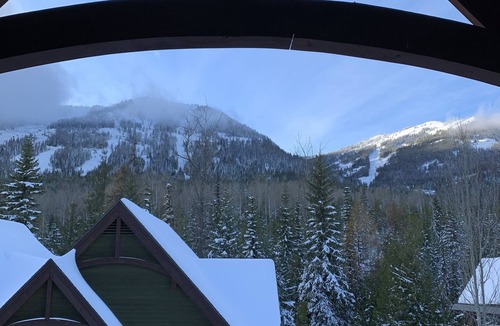 Rossland House | Spectacular 4 BDRoom Creekside Condo at RED Mountain