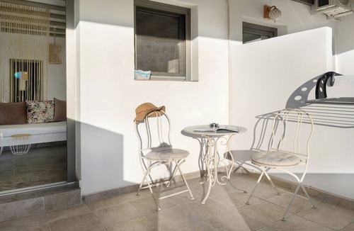 Merichas Apartment | Studio Apartment 'Calm Suites Kythnos 2' with Sea View, Wi-Fi and Air Conditioning