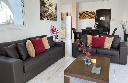 Pernera Villa | Stunning 3 Bed villa, Private pool,Wifi,Mins to the Beach & amenites