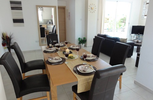 Pernera Villa | Stunning 3 Bed villa, Private pool,Wifi,Mins to the Beach & amenites