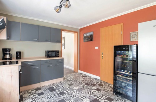 Oybin House | Stunning private villa for 10 guests with hot tub, WIFI, TV, patio and pets allowed