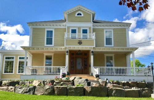 Wolfville Hotel | Tattingstone Inn