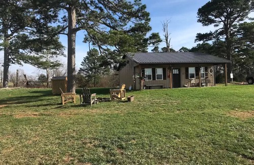 Elk Creek House | The HOLD-Up Hide Away Pet Friendly
