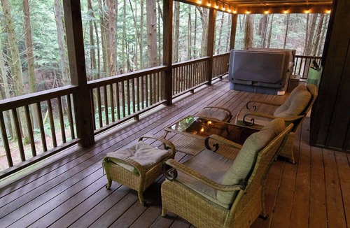Logan Cabin | The Ravine - Hosted by The Chalets